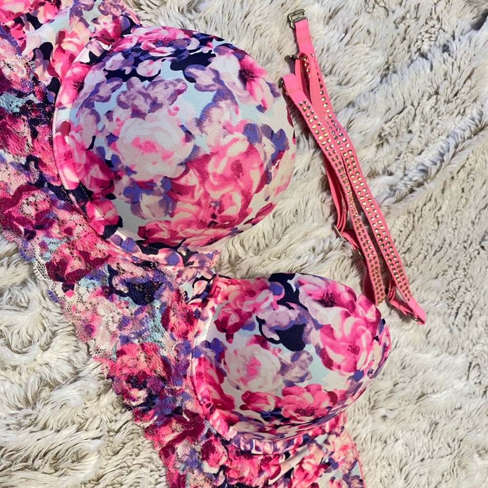Victoria’s Secret bra